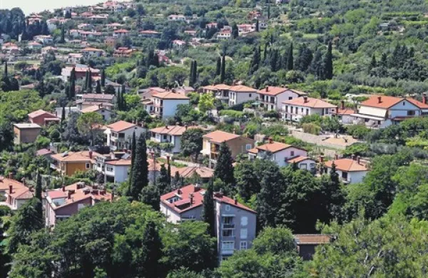 Povpraševanje tujcev po slovenskih nepremičninah kljub krizi ni upadlo