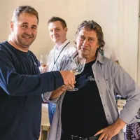Na Dunaj je prišel tudi izolski gostinec Alen Pušpan (Bujol), desno je kraški vinar Joško Renčel