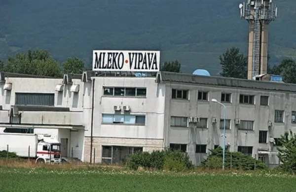 Mlekarna Vipava je z današnjim dnem prešla v lastništvo slovensko-italijanske družbe Ekolat, ki je v večinski lasti italijanske družbe Trevisanalat