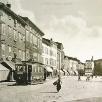 Goriški Travnik s tramvajem
