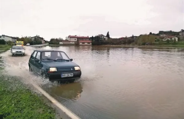 Po vodi skozi Prvačino