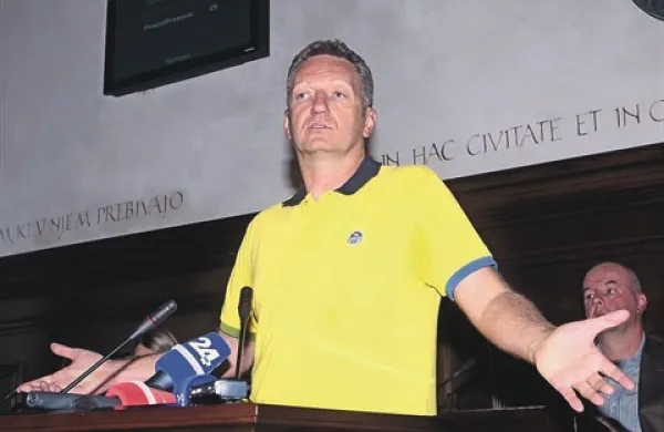 Obtožba, da naj bi koprski župan Boris Popovič pri izbiri organizatorja Rumene noči leta 2003 zlorabil uradni položaj, ne bo dobila sodnega epiloga