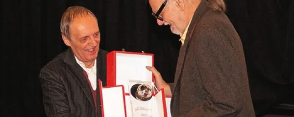 Predlani je v Trstu nagrado za življenjsko delo prejel legendarni George A. Romero. Nagrado mu je izročil  dolgoletni prijatelj, režiser Dario Argento. 