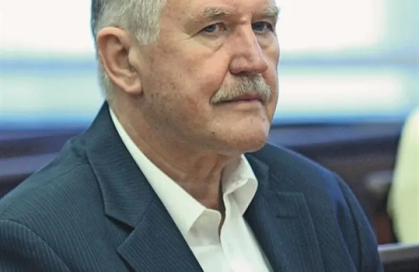 Tožilka Damjana Bandelj je pred zaključnimi besedami na glavni obravnavi proti nekdanjemu predsedniku uprave Primorja Dušanu Črnigoju, ki ga obtožnica bremeni storitve kaznivih dejanj zlorabe položaja in pridobitve protipravnih premoženjskih koristi z