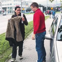  Lori Posega je po zaslišanju pri preiskovalni sodnici odkorakala na prostost 