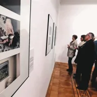 Ostati človek,  ko so razmere  nečlove&scaron;ke