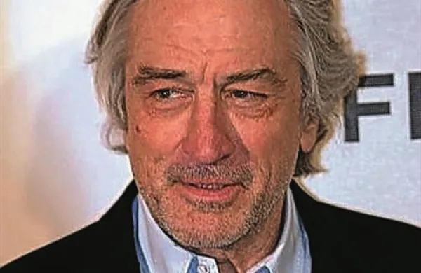 Hollywoodska zvezdnika Robert De Niro in Reese Witherspoon načrtujeta skupno komedijo