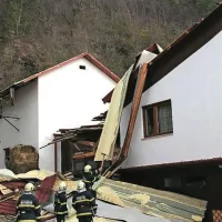 Zaradi močne burje priprli koprsko pristani&scaron;če