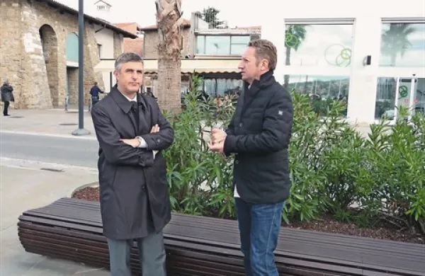Šef Darsa Matjaž Knez se je ob odprtju razstave srečal tudi s koprskim županom Borisom Popovičem 