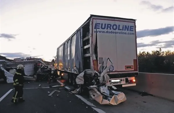 Bistričan je trčil v zadnji del hrvaškega tovornjaka