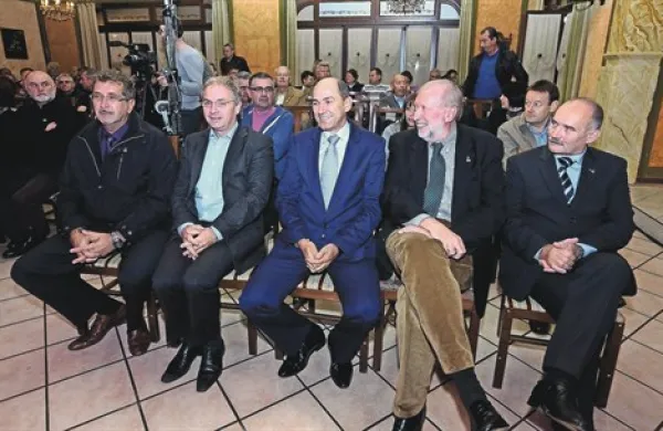 Jan&scaron;a in Rupel: Kdor ne mara svoje domovine, Belo knjigo ignorira