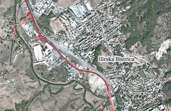Včeraj je ministrstvo za gospodarski razvoj in tehnologijo  izdalo odločbo o dodelitvi denarja za gradnjo 2,5 kilometra dolge obvoznice okrog Ilirske Bistrice (na fotografiji je označena z rdečo barvo)