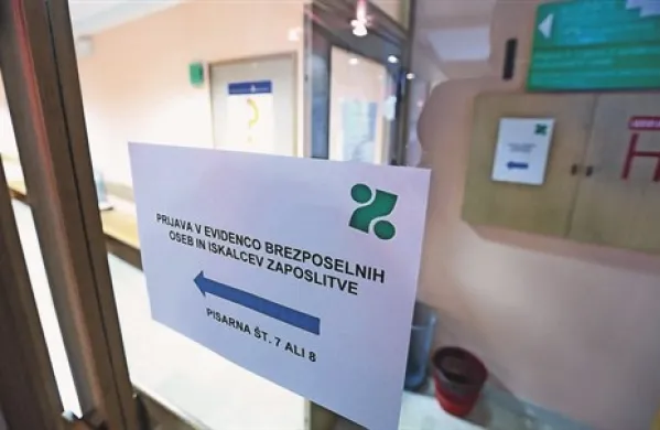 Med novinci na zavodu za zaposlovanje je  največ  mladih, ki so končali šolanje, oziroma iskalcev prve zaposlitve 