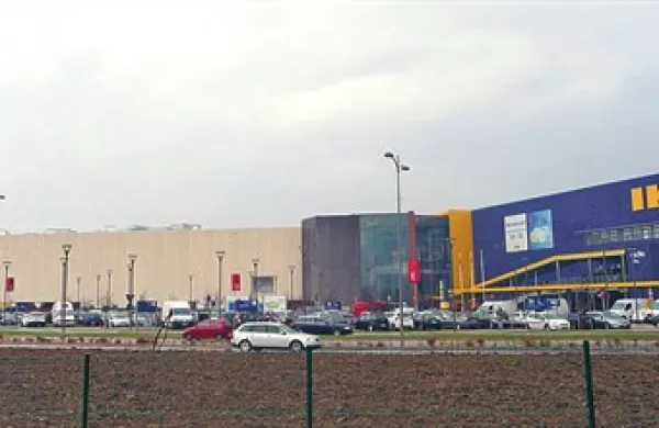 Švedskega pohištvenega trgovca danes obišče 3700 kupcev na dan, z novim nakupovalnim centrom Tiare, ki je zrasel poleg, pa  jih Švedi želijo privabiti še veliko več. Ciljajo tudi na slovenske in hrvaške kupce.