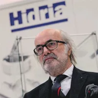 Usoda  Petričeve ponudbe za prodajo delnic Fonda bo  morda krojila tudi nadaljnje poteze Hidrie, ki jo vodi Edvard Svetlik