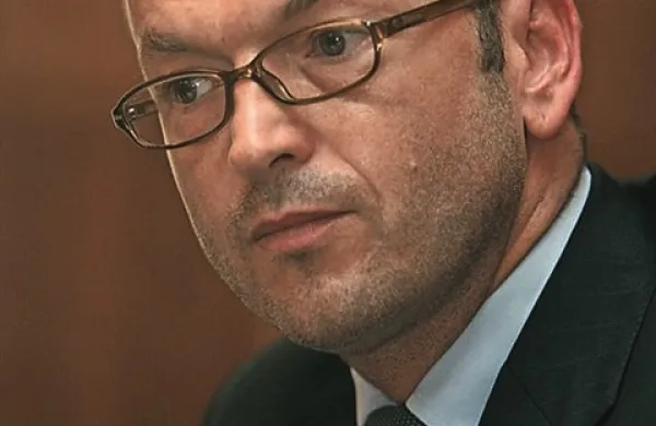 Guverner Banke Slovenije Boštjan Jazbec je v današnjem pogovoru za avstrijske novinarje ocenil, da obseg slabih posojil v slovenskih bankah ne presega štirih milijard evrov