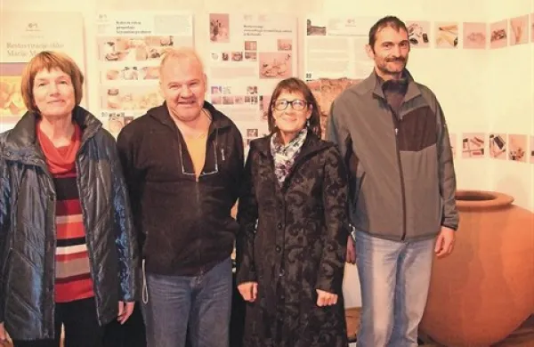 Avtorji razstave so restavratorji   Ana Sirk Fakuč, Davorin Pogačnik, Jana Šubic Prislan in Boris Slokar 