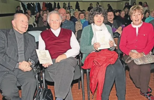 Nekateri izmed akterjev ob predstavitvi knjige (od leve) Branko Marušič, Pavel Skrinjar, Cecilija Černe in Marija Češčut, urednica v Goriški Mohorjevi družbi
