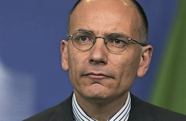 Italijanski premier Enrico Letta je danes priznal, da se je morala njegova vlada soočiti s številnimi pretresi, da pa bo razkol v stranki nekdanjega premiera Silvia Berlusconija prispeval k stabilnosti države