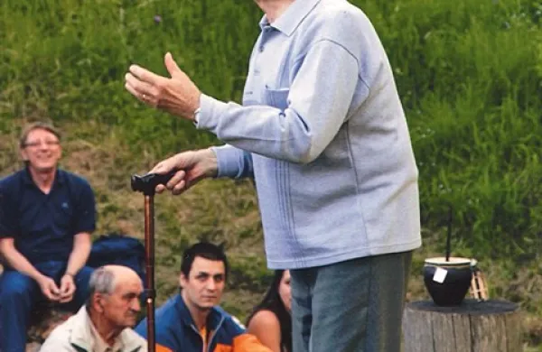 Alojz Usenik je na odprtju Lojzovega teatra nastopil z monologom iz Cankarjevega Hlapca Jerneja  