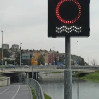 Koprski prometni znak je dobro opravil svojo nalogo 