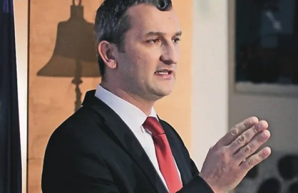 Samo Omerzel: “Na ministrstvu bomo, ne glede na procese, ki tečejo na policiji, ustrezno ukrepali.”