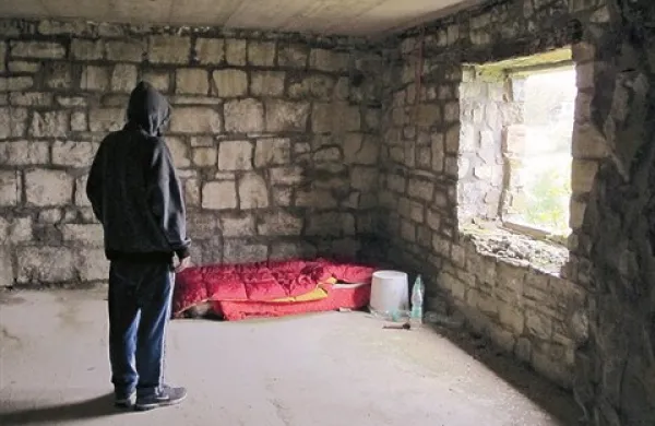 Mark je poleti prenočeval v prvem nadstropju zapuščene hiše