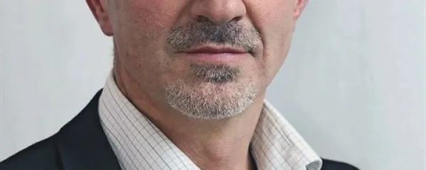 Marko Kobal: “Drži, opera je meščanska reč, je del urbanega okolja, a sam ljudsko pesem in opero doživljam kot celoto.    Vsa glasba tega sveta, torej tudi opera, izhaja iz ljudske pesmi.”