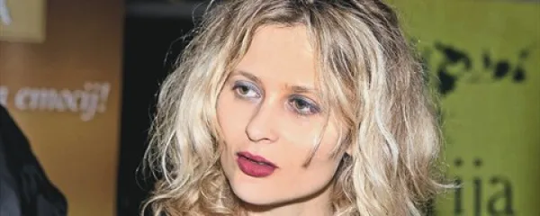 Nina Mitrović: “Zanima me gledalec, ki pride in si pogleda predstavo,  ga pretrese ali pa reče, da je to za en k..., in gre ven.”