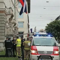 Na vladi prejeli smrdljiv paket
