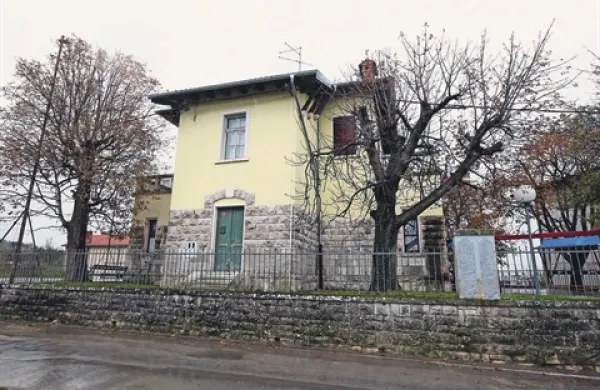 Obnovili bodo dom v Padni