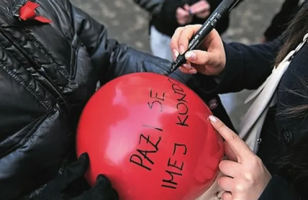 V Sloveniji je približno 300 ljudi, ki ne vedo, da so okuženi z virusom hiv in okužbo širijo naprej