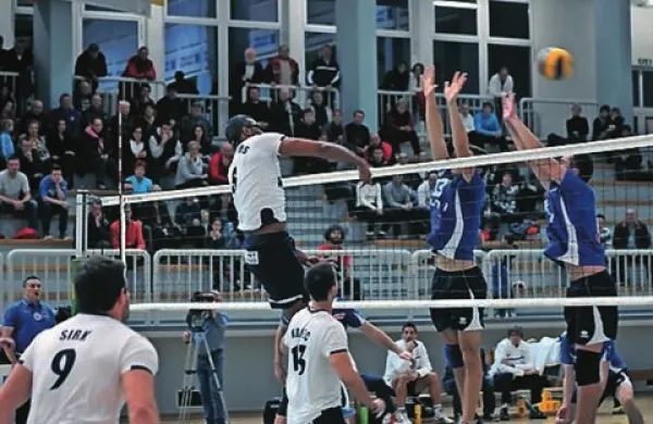 Salonit je v Novem mestu poskušal popraviti vtis s primorskega derbija, v katerem je izgubil proti Go Volleyju