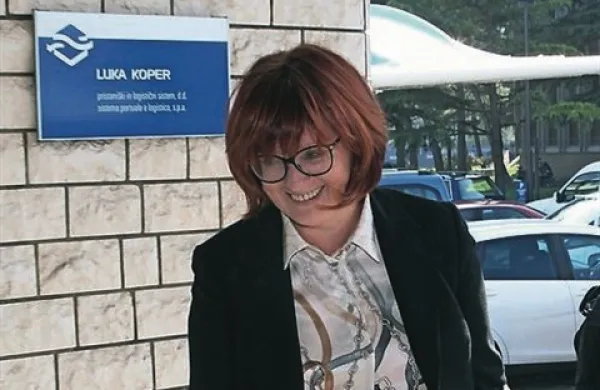 Skupina Luka Koper je v prvih devetih mesecih letošnjega leta dosegla 12,3 milijona evrov čistega dobička, kar je štiri milijone evrov več kot v enakem obdobju lani. Poleg poslovnih izidov je bilo včeraj na mizah nadzornikov tudi anonimno pismo.