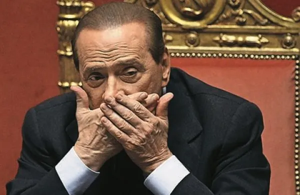 Silvio Berlusconi je dejal, bi bilo “nesprejemljivo in absurdno”, da bi on opravljal javna dela