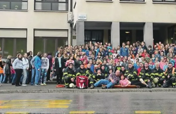 Kanalski učenci so se po uspešno končani vaji seveda nastavili za “eno gasilsko” 
