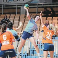 Tina Rojc (z žogo) je bila nesporno prvo ime primorskega derbija