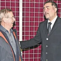 O tem,da pedagoški poklic prinaša obilo radosti, pa tudi tegob, sta si bila enotna nekdanji ravnatelj sežanske osnovne šole Zmago Barič (levo), ki je bil v tej funkciji 28 let do leta 2008, ter sedanji ravnatelj Glasbene šole Sežana Ivo Bašić, ki je