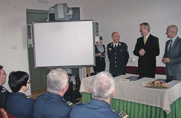 Predsednik Gasilske zveze Slovenije  Jošt Jakša, župan Robert Smrdelj in vodja Parka vojaške zgodovine Janko Boštjančič (na fotografiji z leve) so  sklenili dogovor o sodelovanju