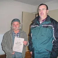 Ivan Jelinčič (levo) s turistične kmetije v Trenti in in Mirko Vertelj iz sirarne Lepočar na Vrsniku izdelujeta vrhunski ovčji sir, certifikata za bovški ovčji sir pa nimata 