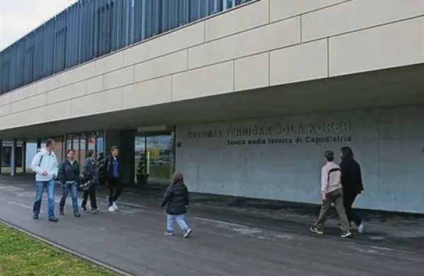 Na dnevu odprtih vrat Srednje tehniške šole Koper bodo  z Luko Koper podpisali pismo o nameri za tesnejše sodelovanje