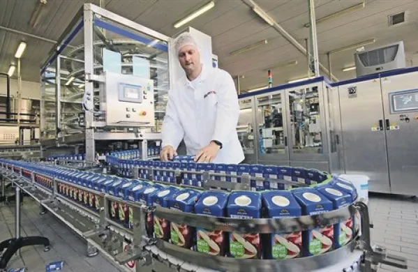 Pridelovalci breskev navijajo za čim boljšo prodajo soka in nektarja iz vipavskih breskev
