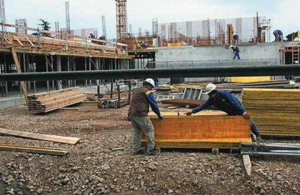 Standardizacija v gradbeništvu predstavlja prednost za naročnike, projektante in izvajalce gradbenih del, saj pomeni poenostavitev postopka za naročnika in bolj transparenten pregled realne ocene vrednosti projekta