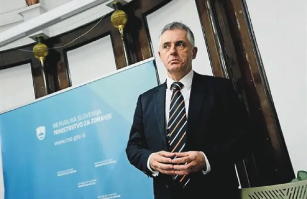 Minister za zdravje Tomaž Gantar je odstopil, ker  ne more izpeljati sprememb, ki bi zagotovile vsem dostopen, uspešen  in finančno vzdržni zdravstveni sistem 