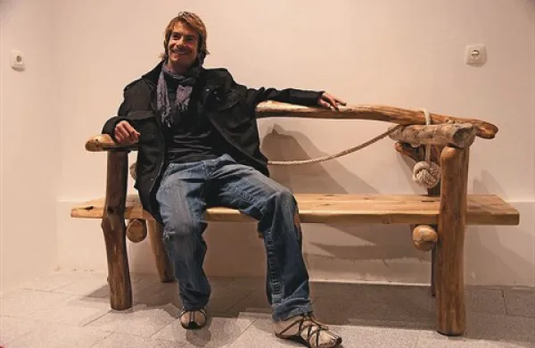 Christophe Agnello na klopci, ki jo je bilo moč videti na razstavi Natural Dreamin'