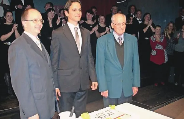 Dirigenti Matej Penko, Mirko Ferlan in Ivo Jelerčič (na fotografiji z leve) kot trije stebri vokalne kulture v 30-letnem delovanju MePZ Postojna