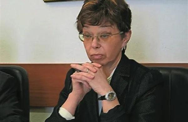 Podžupanja občine Postojna Margareta Srebotnjak Borsellino je dejala, da občina s pogodbo z Lekarno Ljubljana o ustanovitvi nove enote v Postojni ne dela nič nezakonitega