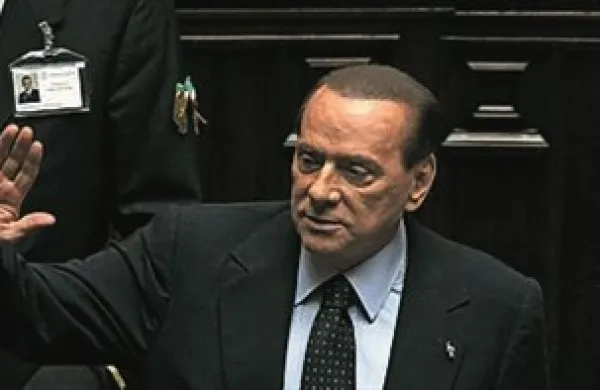 Italijanski senat je danes izglasoval izključitev nekdanjega italijanskega premiera Silvia Berlusconija
