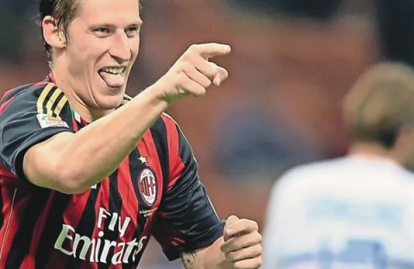 Valter Birsa, ki je   s podajami v Glasgowu imel pomembno vlogo pri zmagi, je izbira Adriana Gallianija, čigar delnice padajo