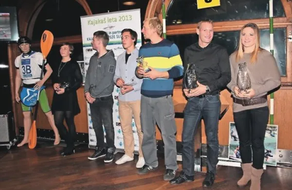 Kajakaša leta sta sprinterka na mirnih vodah Špela Ponomarenko Janić (na fotografiji desno) in slalomist na divjih vodah Benjamin Savšek 